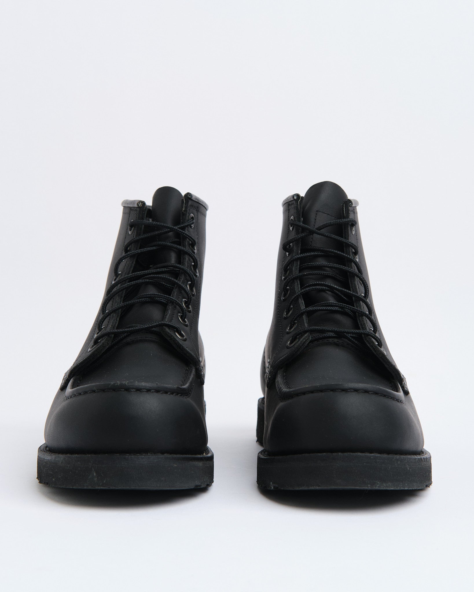 8075 Black Harness Classic Moc Toe - Meadow